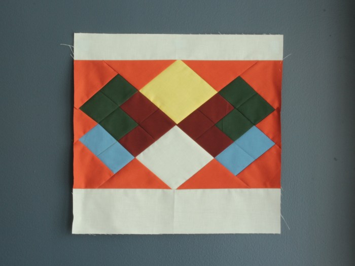Quilt block that looks like the sweater Reggie Watts wore on Season 2 Episode 2 of Comedy Bang Bang